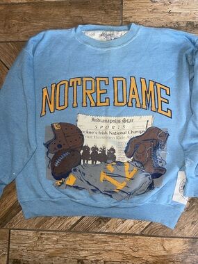 Notre Dame vintage Light Blue Graphic Crewneck Sweatshirt XL